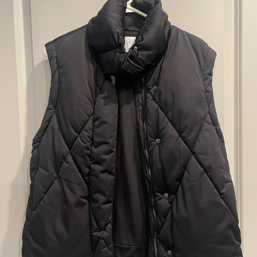 STYLUS Black Puffer Vest